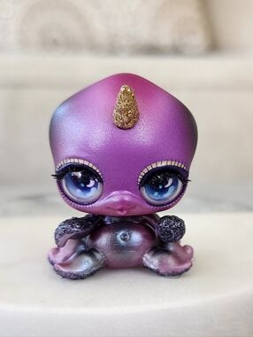 MGA Poopsie Rainbow High Fantasy Friends Mini Purple Squid Doll Sparkly Critters